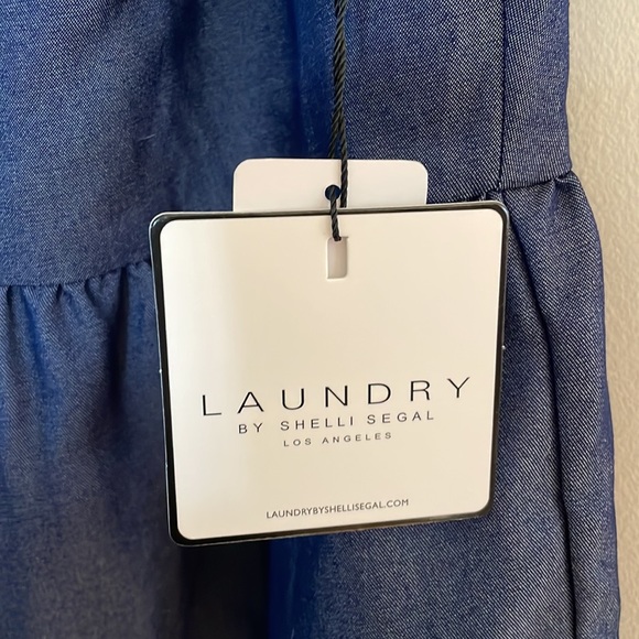 Adorable, ruffle caps leave top Laundry by Shelli Siegel Los Angeles size medium - Picture 2 of 5